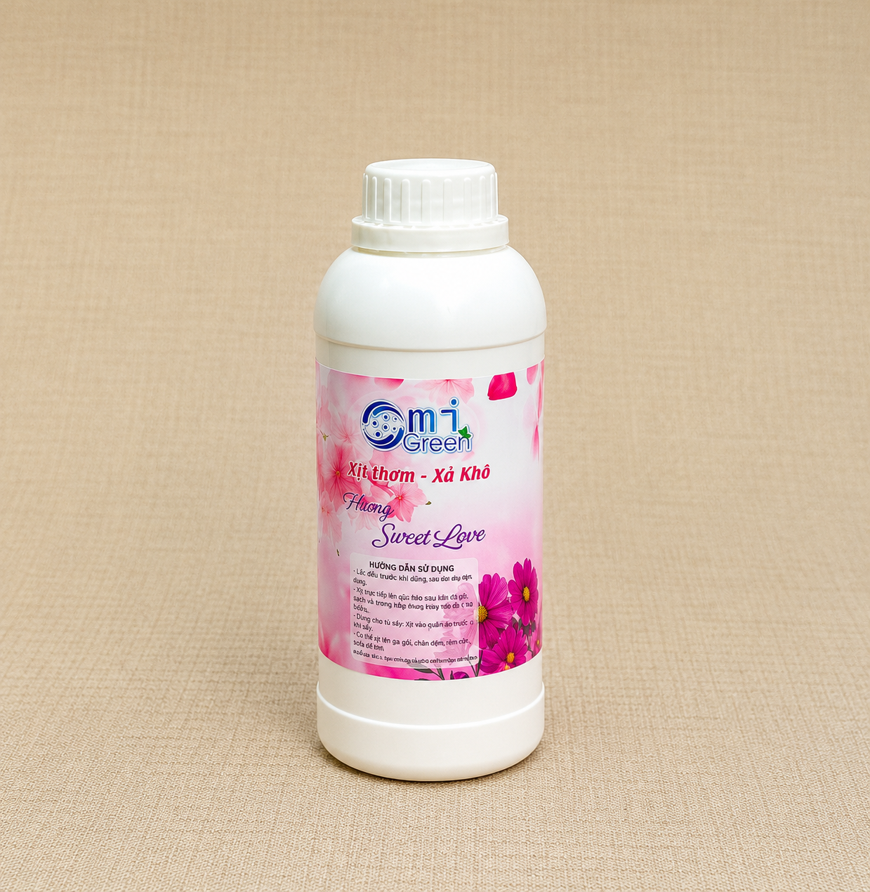 Tinh dầu xịt thơm Omigreen hương Sweet love chai 500ml